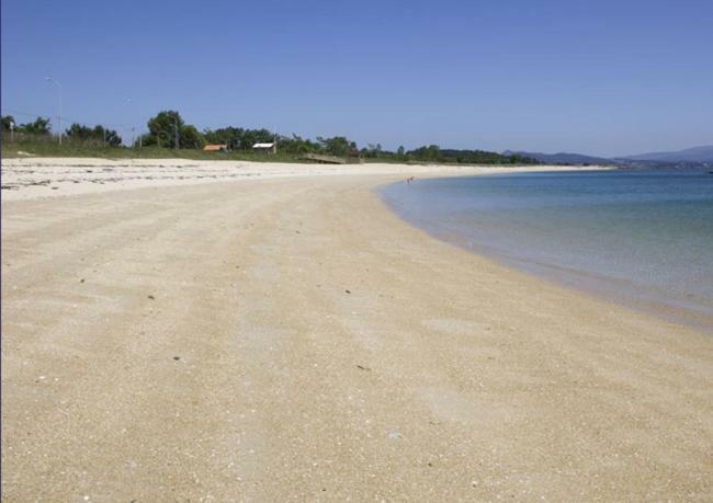 Apartamento De Playa Apartment Boiro Bagian luar foto